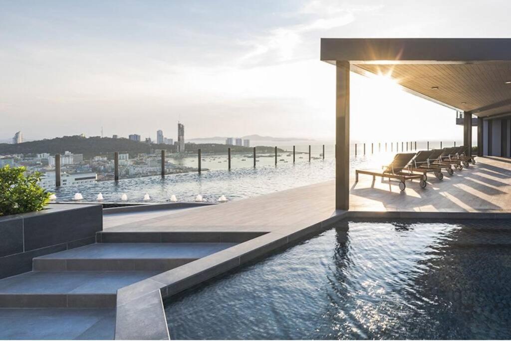 The Base Condo Center Of Pattaya Rooftop Swimming Pool 外观 照片