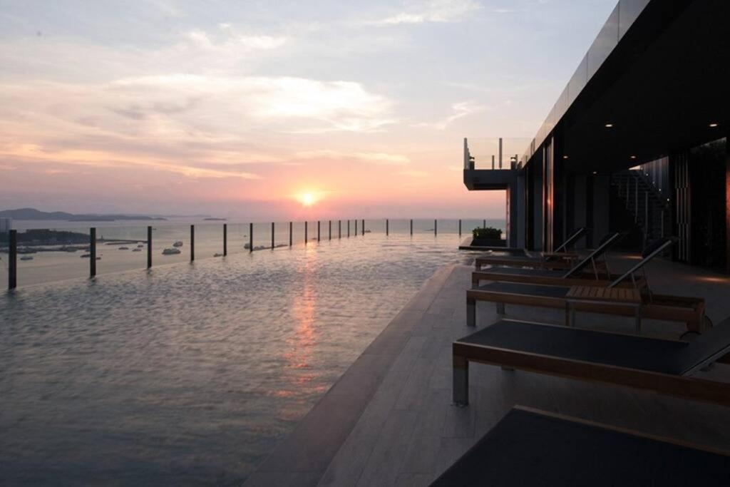 The Base Condo Center Of Pattaya Rooftop Swimming Pool 外观 照片